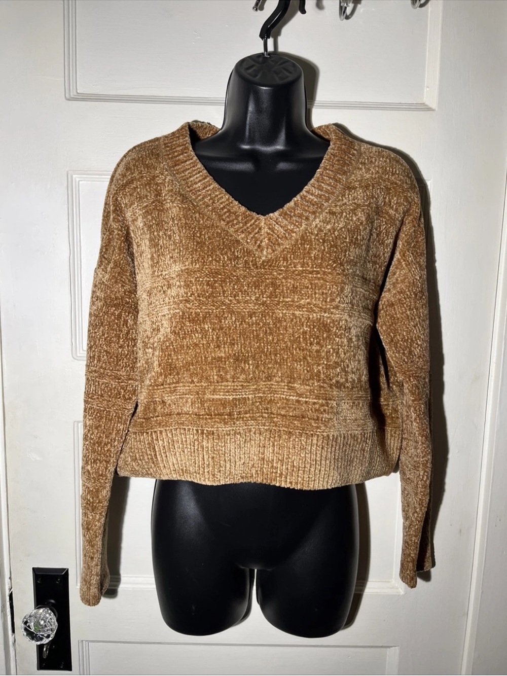 Women’s Sweater Sizes Small SO Golden Brown Cropped Pullover Super Soft